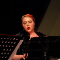 Anna-Louise Cole performing "Hat weaving fine" by Naima Fine.